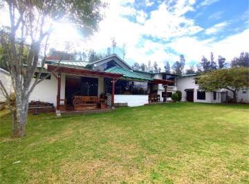 Casa · 396m² · 5 Habitaciones · 6 Estacionamientos · Venta Casa Independiente con Suite - Lumbisí