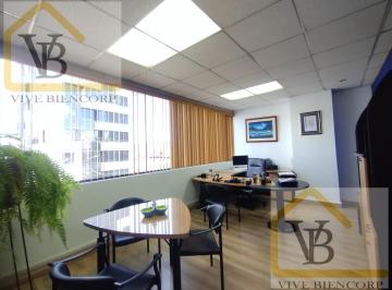 Oficina comercial · 93m² · 2 Estacionamientos · Venta Oficina Remodelada con 2 Parqueaderos - Av Colón y Av Amazonas