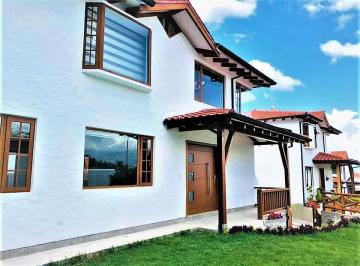 Casa · 165m² · 3 Habitaciones · 2 Estacionamientos · Venta Casas No Adosadas Tipo Hacienda - Puembo