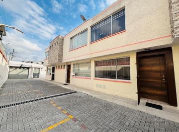 Casa de 3 habitaciones, Quito · Casa en Venta Llano Grande