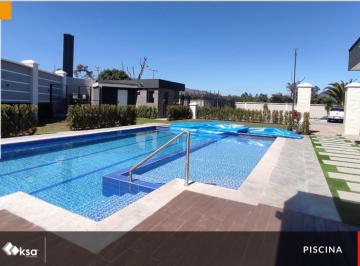 Piscina área comunal · Venta Casa con Jardín 220 m² en Urbanización – Tumbaco - Collaquí