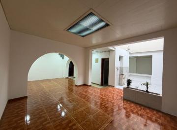 Casa · 220m² · 3 Estacionamientos · Casa de Alquiler – Sector Las Casas? Ideal Para Empresa o Negocios | 220 m²
