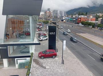Consultorio de 4 habitaciones, Quito · Consultorios Amoblados en Renta Av America y Granda Centeno 200 m²