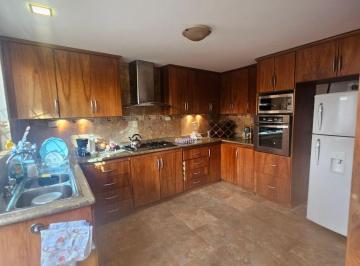 Casa de 4 habitaciones, Cuenca · Rento o Arriendo Bella Casa Amoblada a 1 Cuadra del Rio Tomebamba y del Coliseo y Tranvia