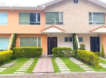 Casa de 3 habitaciones, Quito · Casa en Venta en Sector San Gabriel, 3 Dorm., Patio, Conjunto con Piscina