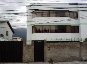 Casa de 12 habitaciones, Quito · Casa Rentera en La Kennedy