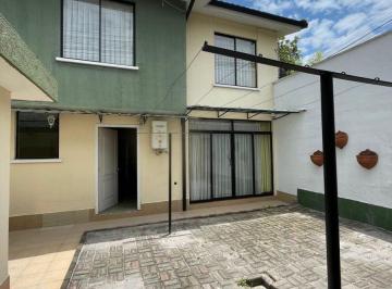 Casa de 4 habitaciones, Quito · Fr - Casa con 4 Recámaras en Venta, 119 m² de Construcción a 2 Minutos de La Espe