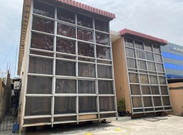 Edificio-Hotel-Fabrica de 12 habitaciones, Guayaquil · Edificio en Kennedy de 377 m² de Terreno, con 539 m² de Construcción, 12 Recámaras en Venta