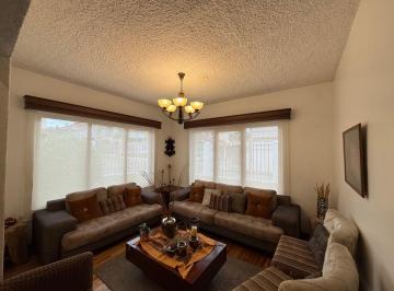 Casa de 3 habitaciones, Cuenca · Casa Esquinera en Venta