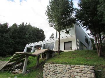 Casa de 4 habitaciones, Cuenca · Amplia Propiedad Majestuosa en Exclusiva Urbanización en Tarqui
