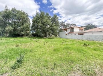 Terreno / Lote · 500m² · Vendo Hermoso Terreno de 500 m² en Sector Exclusivo Santa Rosa de Lima