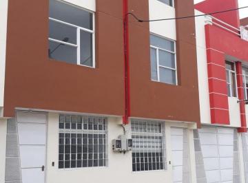 Casa de 3 habitaciones, Quito · Casa de Tres Pisos de Venta en San José de Morán