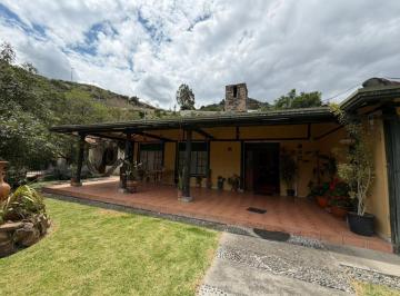 Hacienda-Quinta de 4 habitaciones, Paute · Quinta en Venta en Pirincay – Paute | Terreno 1.478 m² | Casa Remodelada