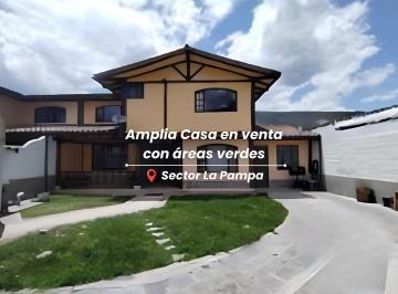 Casa · 230m² · 4 Habitaciones · 3 Estacionamientos · Amplia Casa en Urbanización Privada | Jardín, Bbq y Seguridad 24/7