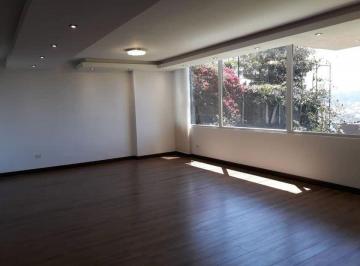 Departamento de 4 habitaciones, Quito · Departamento de Venta Quito Tenis Remodelado, 4 Dorm., Amplio