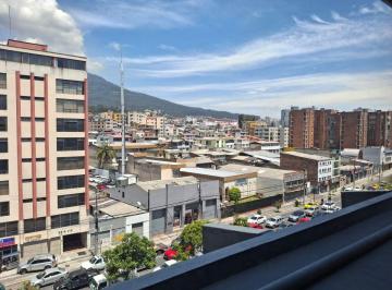 Edificio-Hotel-Fabrica de 47 habitaciones, Quito · Mariana de Jesus, Edificio de 6 Pisos, Vista