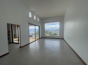 Casa · 255m² · 3 Habitaciones · 2 Estacionamientos · Venta Amplia Casa Conjunto Privado San Juan Alto Cumabya
