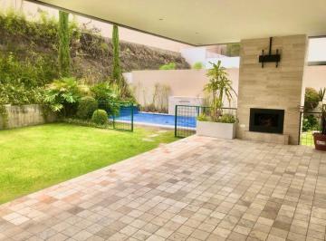 Casa de 4 habitaciones, Quito · Espectacular Casa de Renta o Venta con Piscina en Conjunto Sector Vina Alta