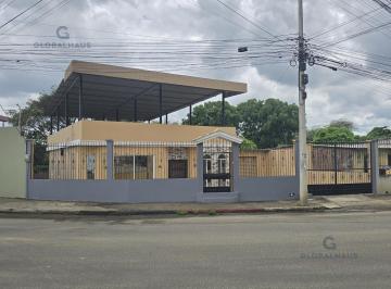 Casa · 200m² · 3 Habitaciones · 3 Estacionamientos · Venta de Casa con Amplió Terreno, 3 Habitaciones, Terraza, Garaje - en Montecristi - Manabí. S. B.