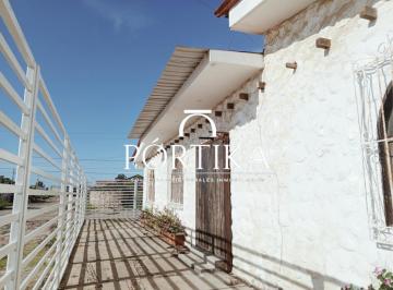Casa de 5 habitaciones, Salinas · Venta de Casa 5 Dorm. - Santa Elena