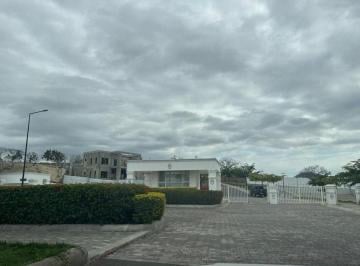 Terreno / Lote , Jaramijo · Terreno de Venta en Urbanización en Manta Zona Lux
