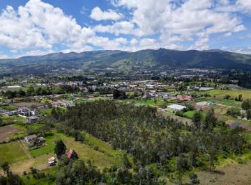 Terreno / Lote · 200000ha · Oportunidad: Terreno de 20.000 Cerca del Parque de Tababela – Ideal Para Desarrollo o Vivienda