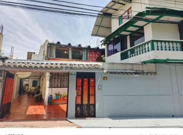 Casa de 11 habitaciones, Quito · Venta Casa Rentera Conocoto 595 m²
