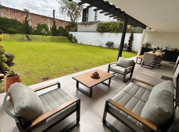 Casa de 4 habitaciones, Quito · Espectacular Casa de Venta en Tumbaco
