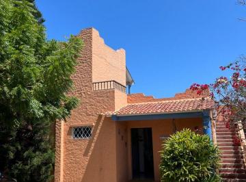 Casa de 3 habitaciones, Santa Elena · En Venta Hermosa Villa en Punta Blanca Entrada 5.5 Full Amoblada Yafar⁶
