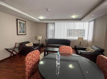 Casa de 8 habitaciones, Quito · Casa en Venta Sector La Carolina