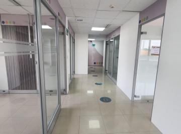 Oficina comercial , Guayaquil · Oficina con Divisiones 213 m² en Alquiler con Parqueos