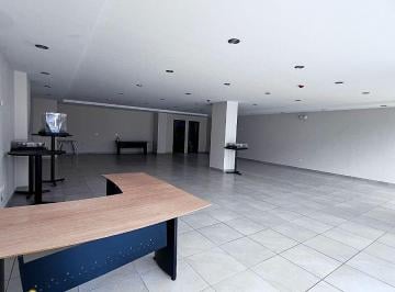 Local comercial , Quito · Amplio Local Comercial, 2 Parqueaderos, 1 Bodega, Guardiania 24/7. Mall Jardin