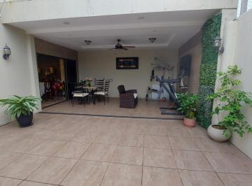 Casa · 30m² · 3 Habitaciones · 1 Estacionamiento · Venta Casa con Lindo Patio en San Felipe