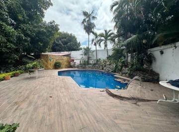 Casa de 5 habitaciones, Guayaquil · Vendo Mansión en La Puntilla, Samborondon, Terreno Amplio con Areas Verdes y Piscina