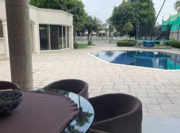 Casa de 4 habitaciones, Guayaquil · Vendo Mansión en Samborondon, Laguna Dorada, Piscina
