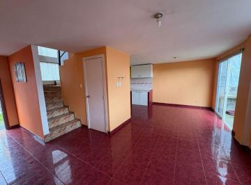 Casa de 3 habitaciones, Quito · Casa 3 Dorm. + Terraza y Patio | Calderón | $58.000 Negociables