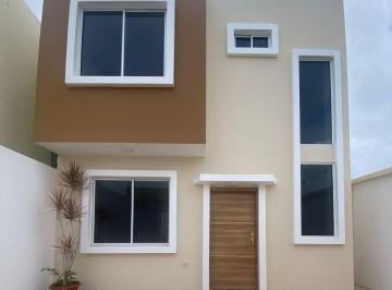 Casa de 3 habitaciones, Manta · Casa en Venta en Altagracia