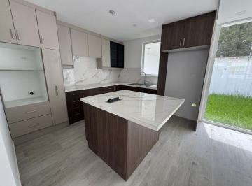 Casa de 4 habitaciones, Quito · Oportunidad Casa 4 Dorm. Dos Parqueaderos y Terraza Conocoto Valle de Los Chillos
