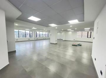 Oficina comercial , Quito · Oficina Corporativa en Renta, Av Amazonas. Remodelada, Excelente Vista.