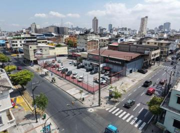 Terreno / Lote , Guayaquil · Terreno Comercial Esquinero en Calle Esmeraldas y Ballen - Centro de Guayaquil