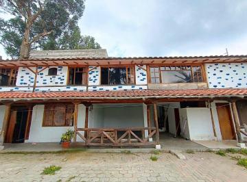Casa de 4 habitaciones, Quito · Se Vende Casa Rentera, Caminos Libertad (El Condado)