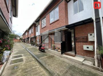 Casa de 3 habitaciones, Cuenca · Vendo Casa en #cuenca – Sector Condominio Los Capulies (Cv4032)