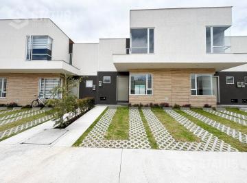 Casa · 88m² · 3 Habitaciones · 2 Estacionamientos · Renta de Casa por Estrenar - Sector Conocoto