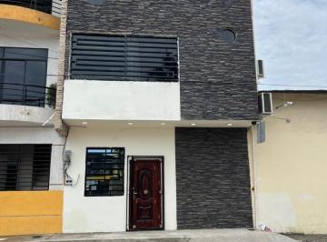 Casa de 3 habitaciones, La Libertad · Vendo Casa de 3 Plantas en La Libertad, Sector Comercial