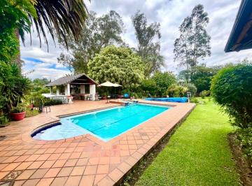 Hacienda-Quinta de 3 habitaciones, Quito · Puembo – Vendo Exclusiva Quinta de 10.000 m² con Casa, Piscina, Cancha de Fútbol y Hermosos Jardines