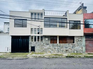 Casa de 11 habitaciones, Quito · Casa Rentera en Venta Sector Pio XII