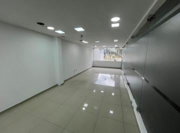 Local comercial · 47m² · 2 Habitaciones · 1 Estacionamiento · Se Vende Local Comercial Frente a La Carolina Quito