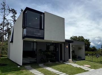 Casa · 132m² · 3 Habitaciones · 2 Estacionamientos · Casas en Venta Conjunto Privado Sector Lumbisi