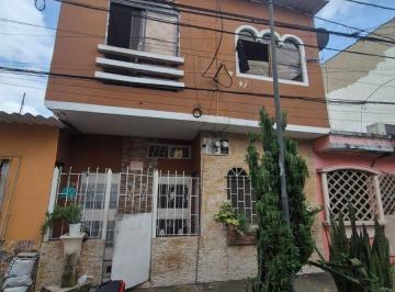 Casa de 6 habitaciones, Guayaquil · Venta de Casa Rentera en Sauces 6