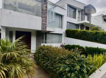 Casa · 144m² · 3 Habitaciones · 2 Estacionamientos · Ba - Sector Ponceano Bajo, en Venta Casa 3d 144 m², Mas Terraza Propia